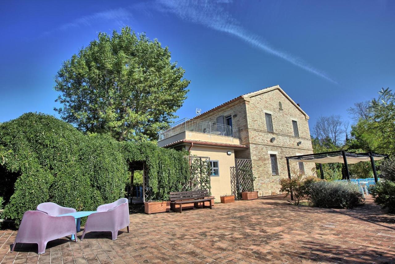 Grande Villa Storica Per Vacanze Con Giardino Privato E Piscina Ostra Εξωτερικό φωτογραφία
