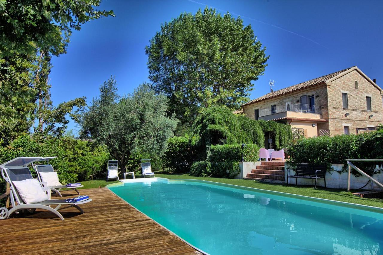 Grande Villa Storica Per Vacanze Con Giardino Privato E Piscina Ostra Εξωτερικό φωτογραφία