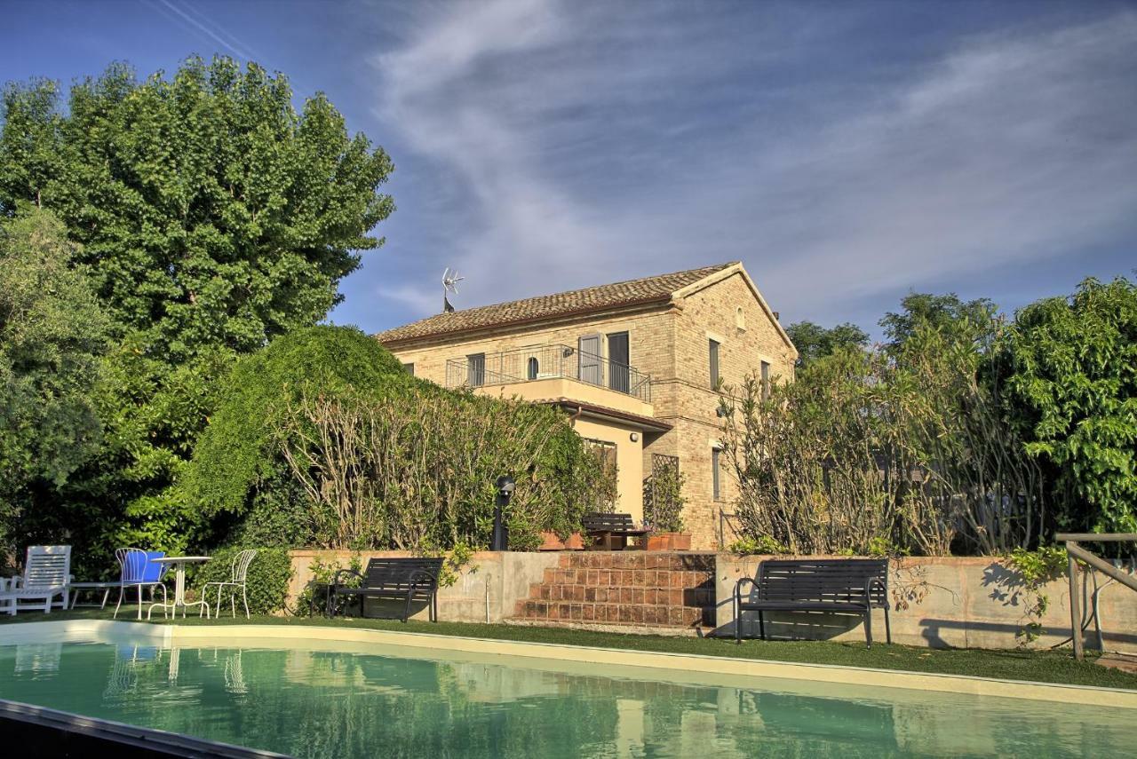 Grande Villa Storica Per Vacanze Con Giardino Privato E Piscina Ostra Εξωτερικό φωτογραφία