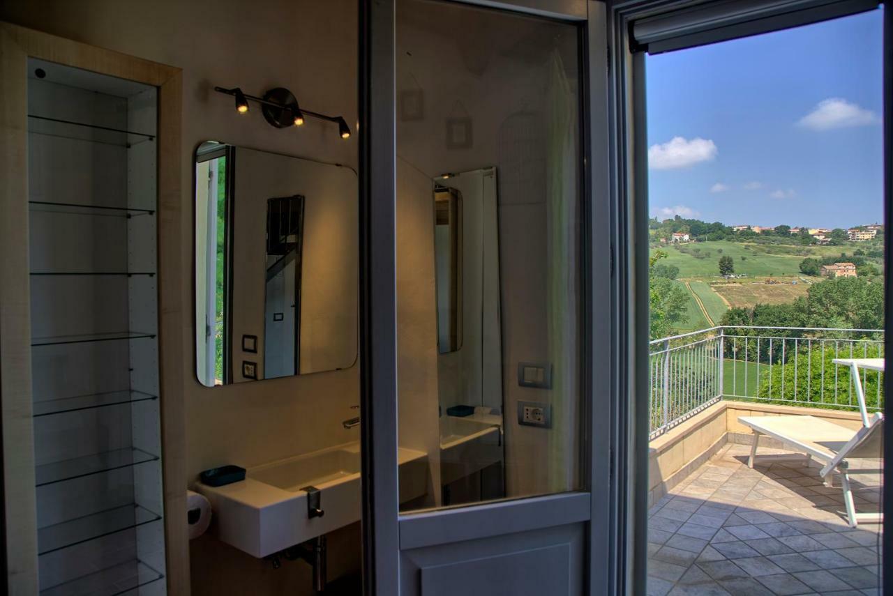 Grande Villa Storica Per Vacanze Con Giardino Privato E Piscina Ostra Εξωτερικό φωτογραφία